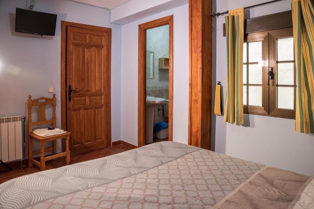 Hospedaje Rural Casa Parri Poveda de la Sierra Екстериор снимка
