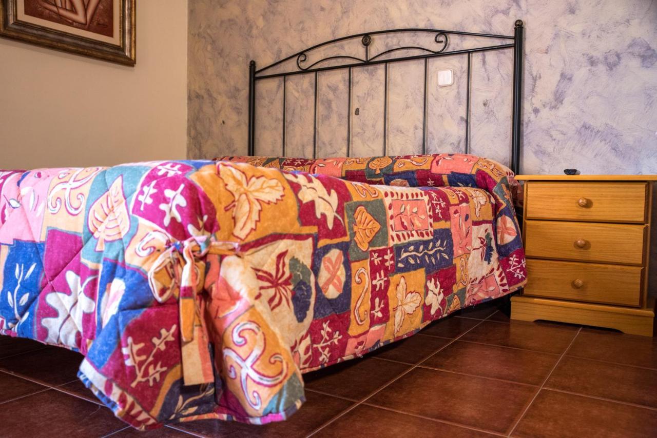 Hospedaje Rural Casa Parri Poveda de la Sierra Екстериор снимка