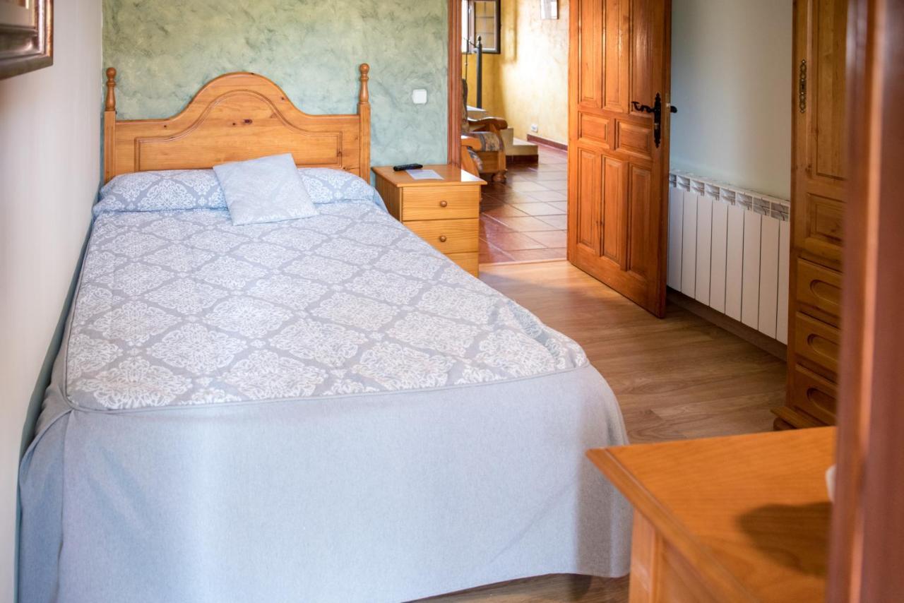 Hospedaje Rural Casa Parri Poveda de la Sierra Екстериор снимка