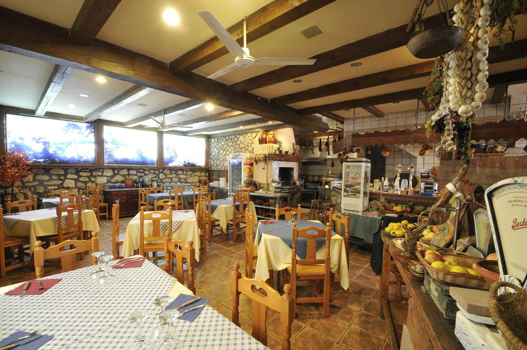 Hospedaje Rural Casa Parri Poveda de la Sierra Екстериор снимка