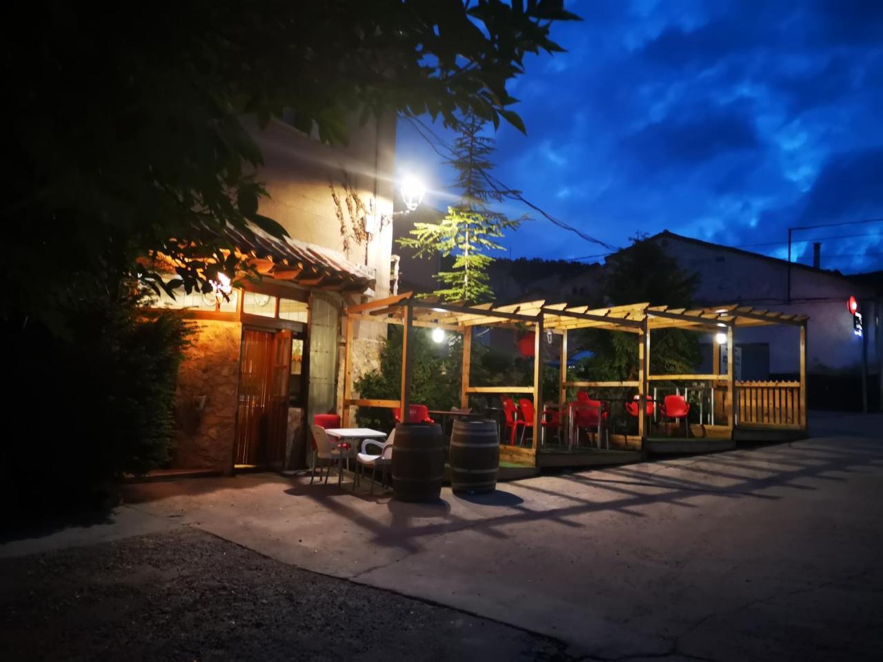 Hospedaje Rural Casa Parri Poveda de la Sierra Екстериор снимка